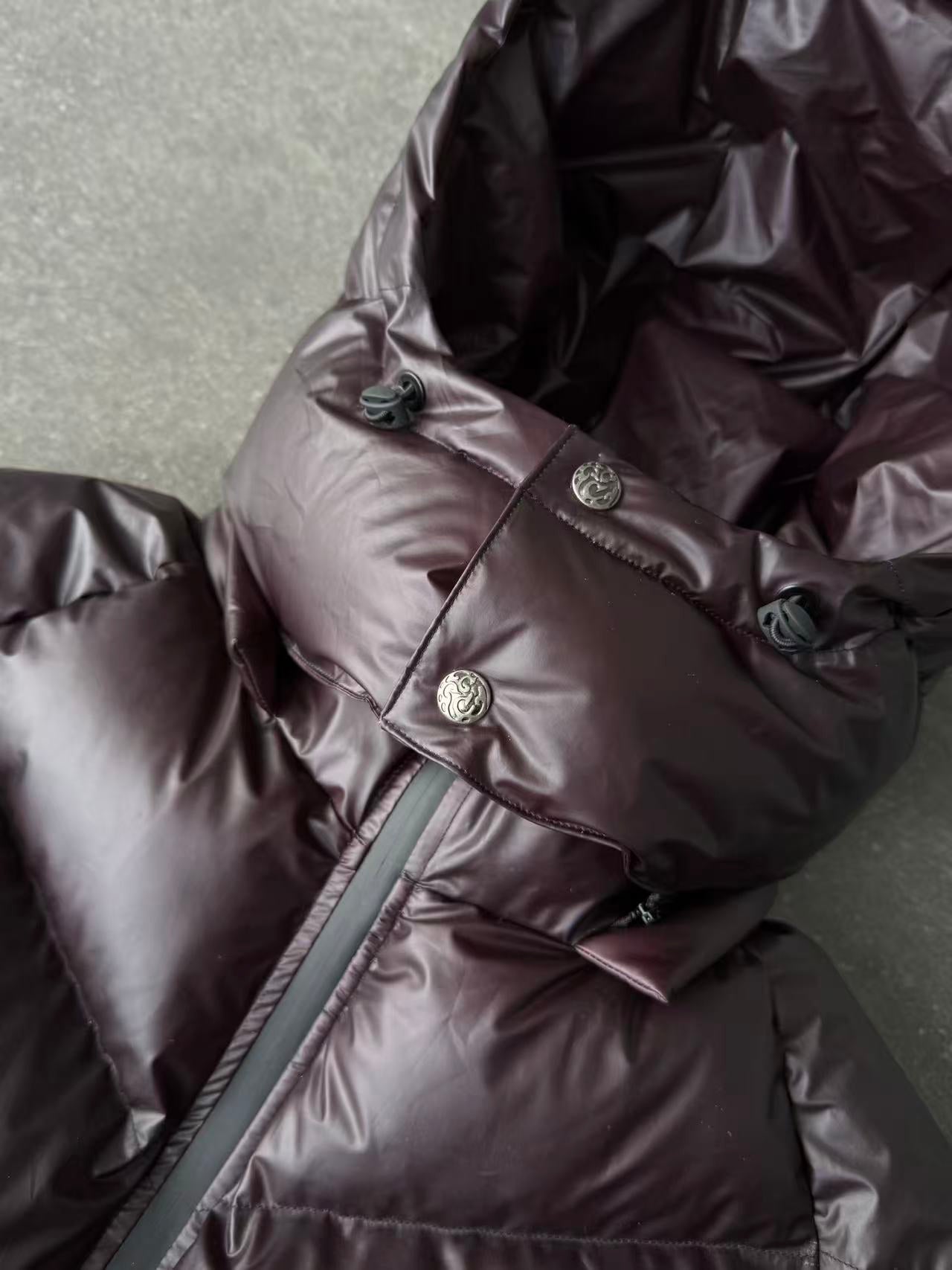 “Dissipate” HEAT REACTIVE PUFFER - Wine